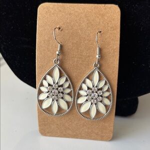 Elegant Silver and Cream Teardrop Earrings